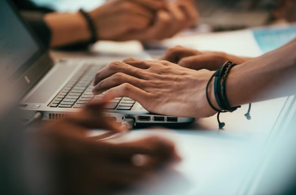 Agentie Meta Ads care chiar aduc clienti